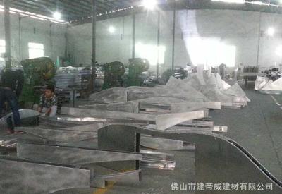 工廠直供優質鋁型材貼天然木皮裝飾面板 價格、廠家與圖片全解析